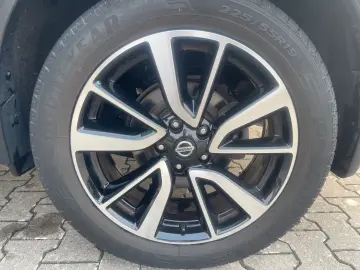 NISSAN X-Trail Tekna  / 7 LOCURI / LEASING