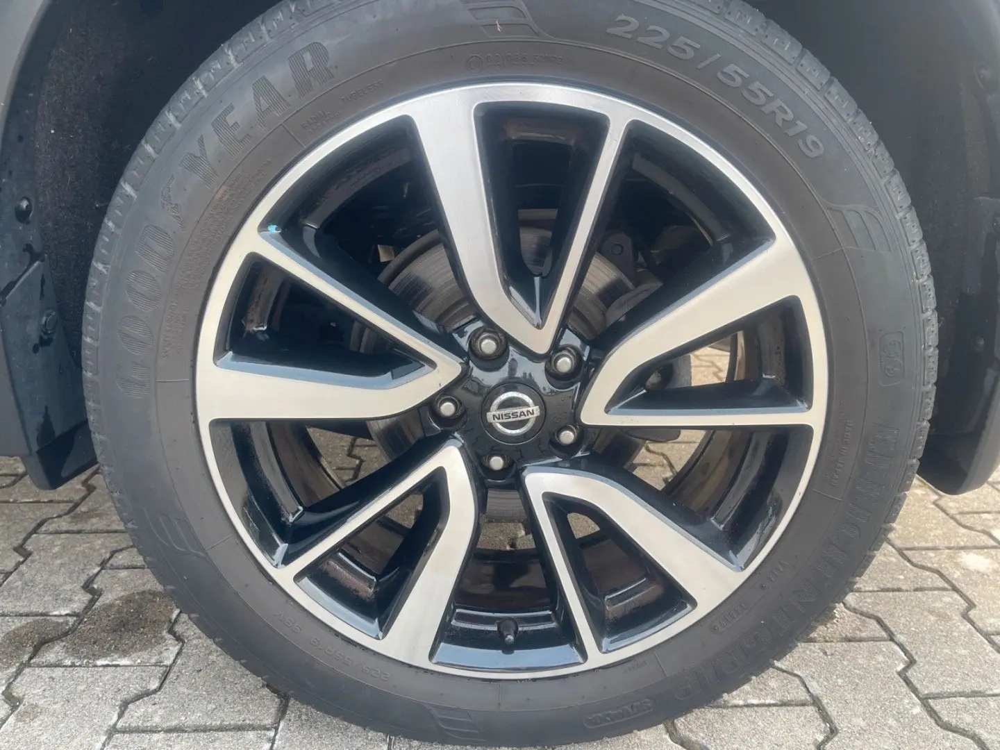 NISSAN X-Trail Tekna  / 7 LOCURI / LEASING