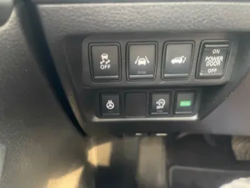 NISSAN X-Trail Tekna  / 7 LOCURI / LEASING