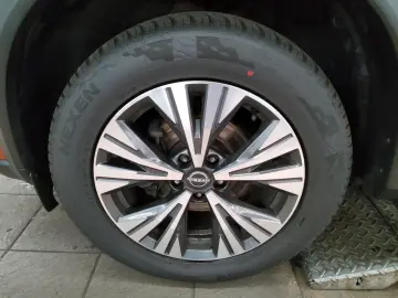 NISSAN X-Trail 1.5 N-Connecta Navi LED LEASING