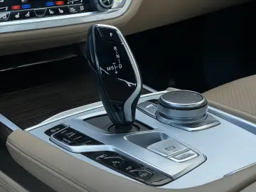 BMW Seria 7 MODEL 745e Hibrid 2019
