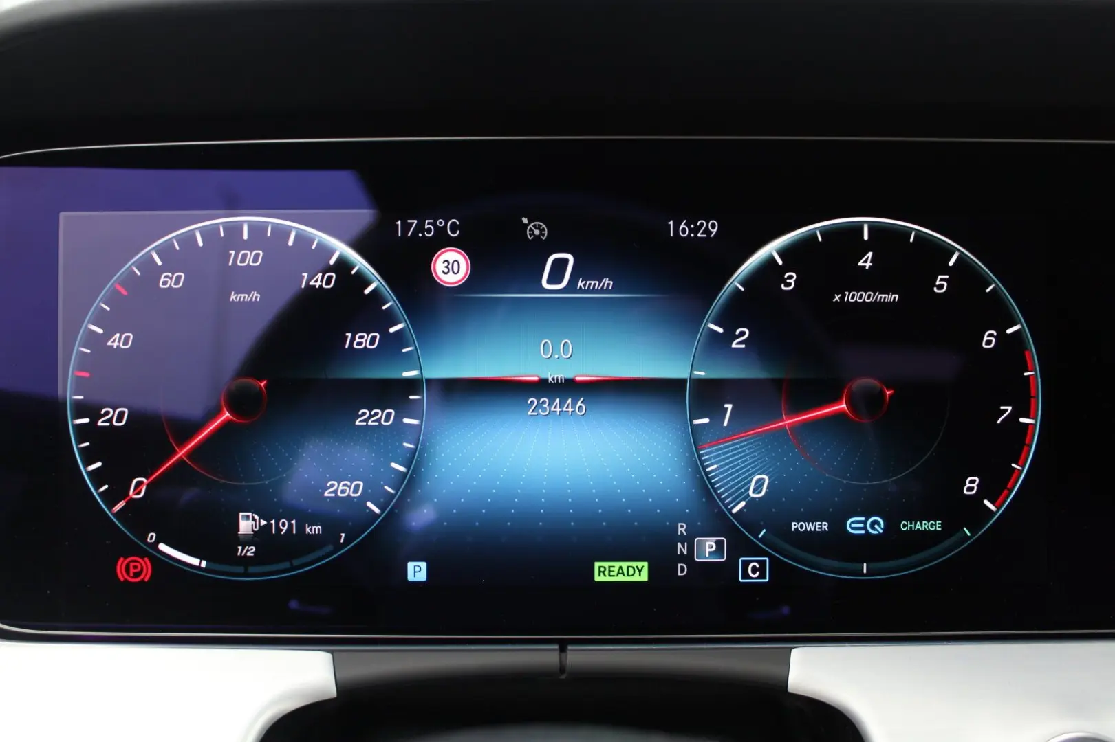 E 300 Coupé AMG +NIGHT+PANO+KAMERA+LED+NAVI+DAB+