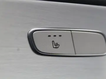 E 300 Coupé AMG +NIGHT+PANO+KAMERA+LED+NAVI+DAB+