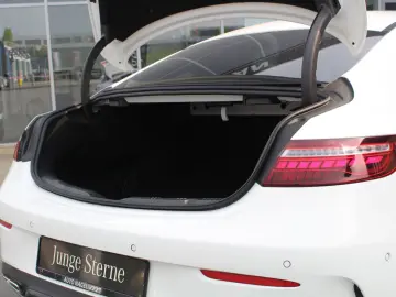 E 300 Coupé AMG +NIGHT+PANO+KAMERA+LED+NAVI+DAB+
