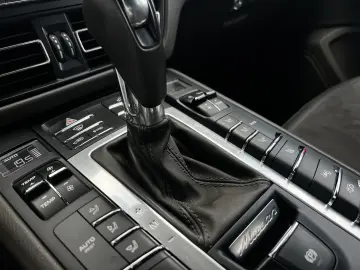 Porsche Macan S 2019
