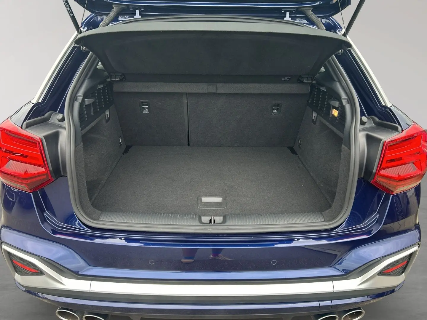 AUDI SQ2 2,0 TFSI qu LED AHK Kamera LEASING