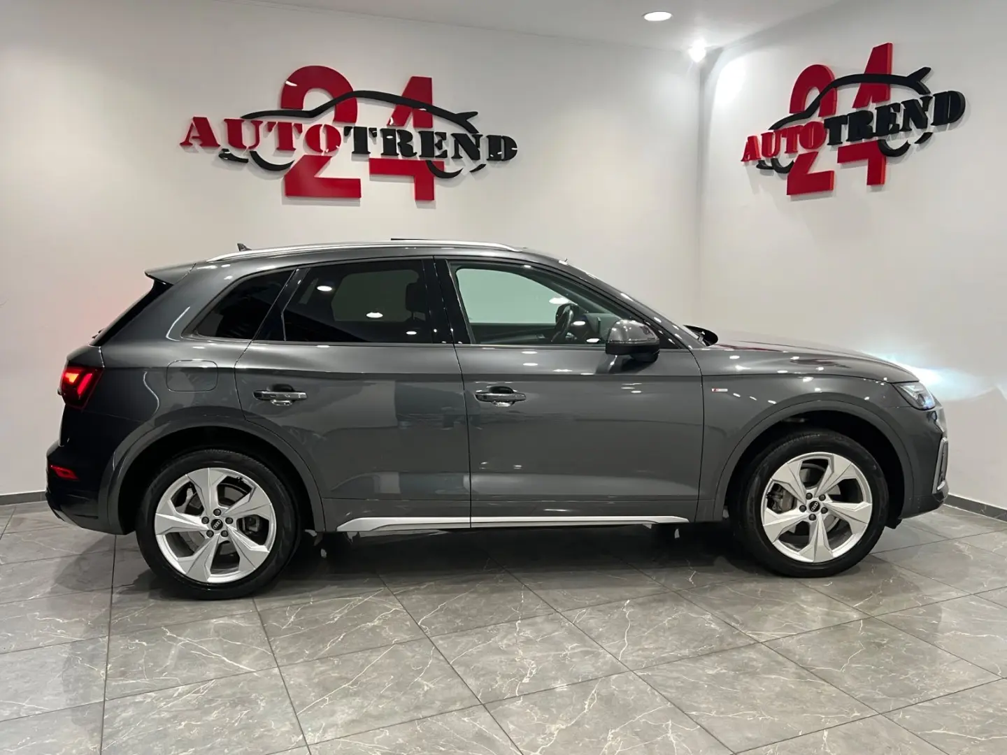 AUDI Q5 40 TDI quattro S line PANO+LEASING