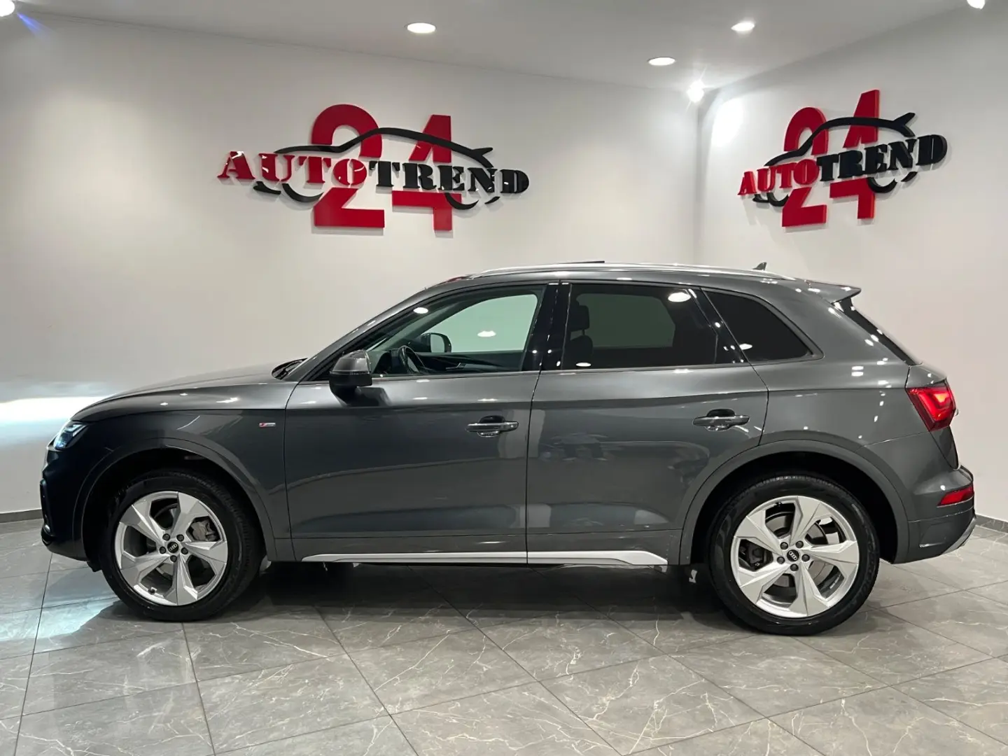 AUDI Q5 40 TDI quattro S line PANO+LEASING