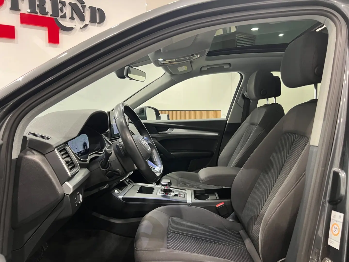 AUDI Q5 40 TDI quattro S line PANO+LEASING