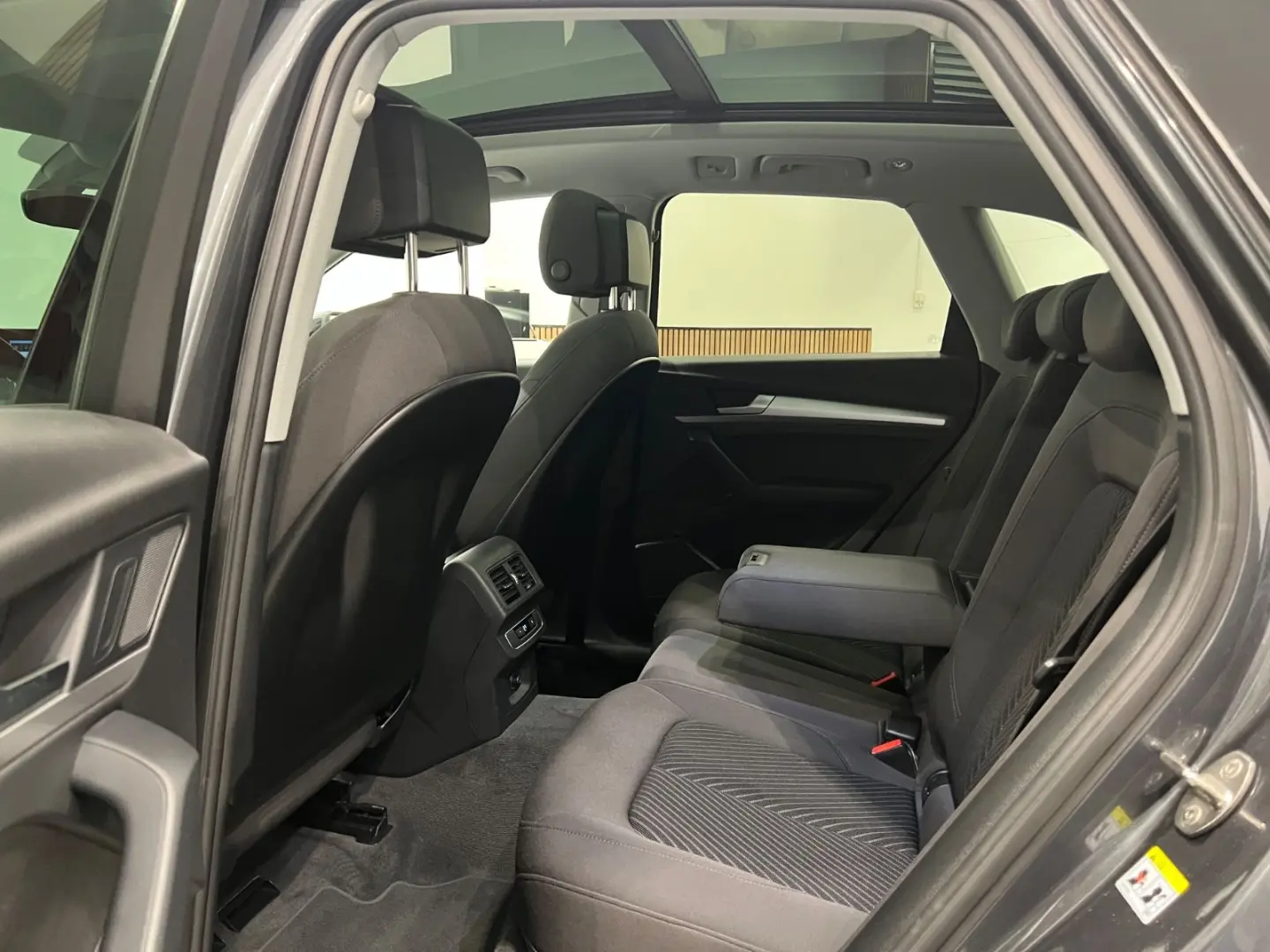 AUDI Q5 40 TDI quattro S line PANO+LEASING