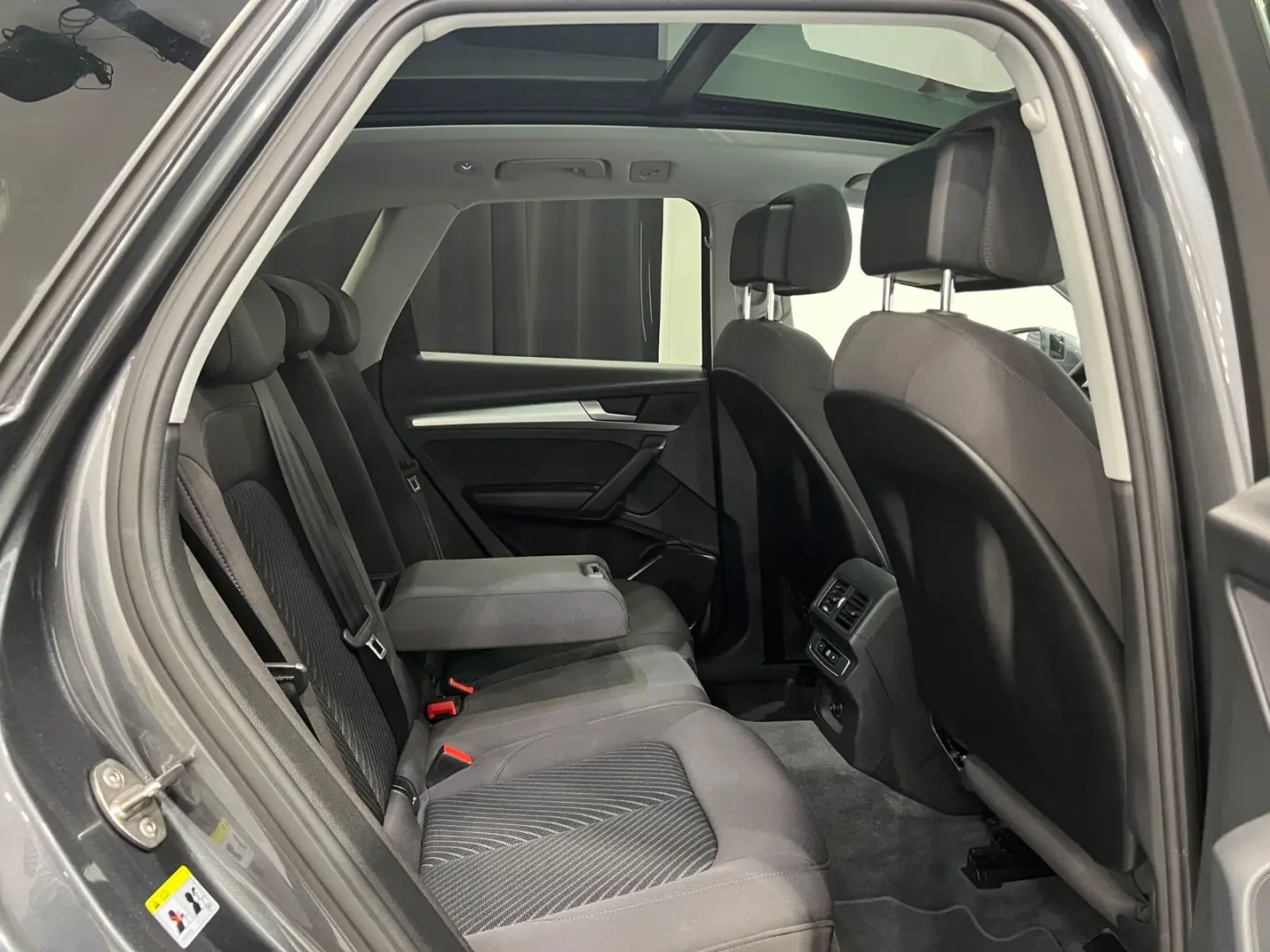 AUDI Q5 40 TDI quattro S line PANO+LEASING
