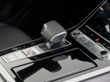 Q7 50 TDI quattro S line  Matrix