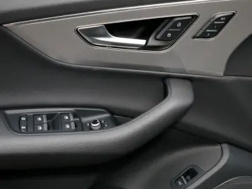 Q7 50 TDI quattro S line  Matrix