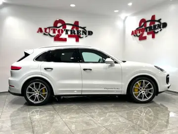 PORSCHE Cayenne Turbo +SPORT CHRONO+PANO+LEASING