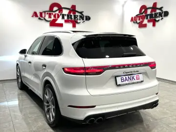 PORSCHE Cayenne Turbo +SPORT CHRONO+PANO+LEASING