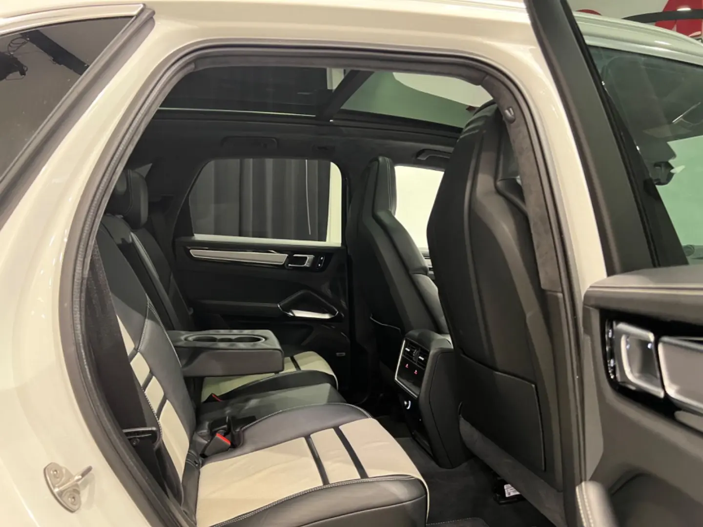 PORSCHE Cayenne Turbo +SPORT CHRONO+PANO+LEASING