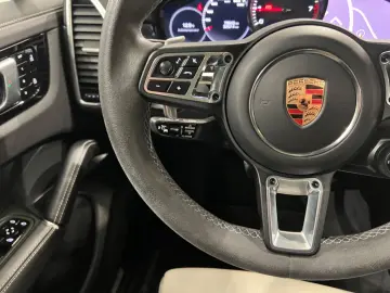 PORSCHE Cayenne Turbo +SPORT CHRONO+PANO+LEASING