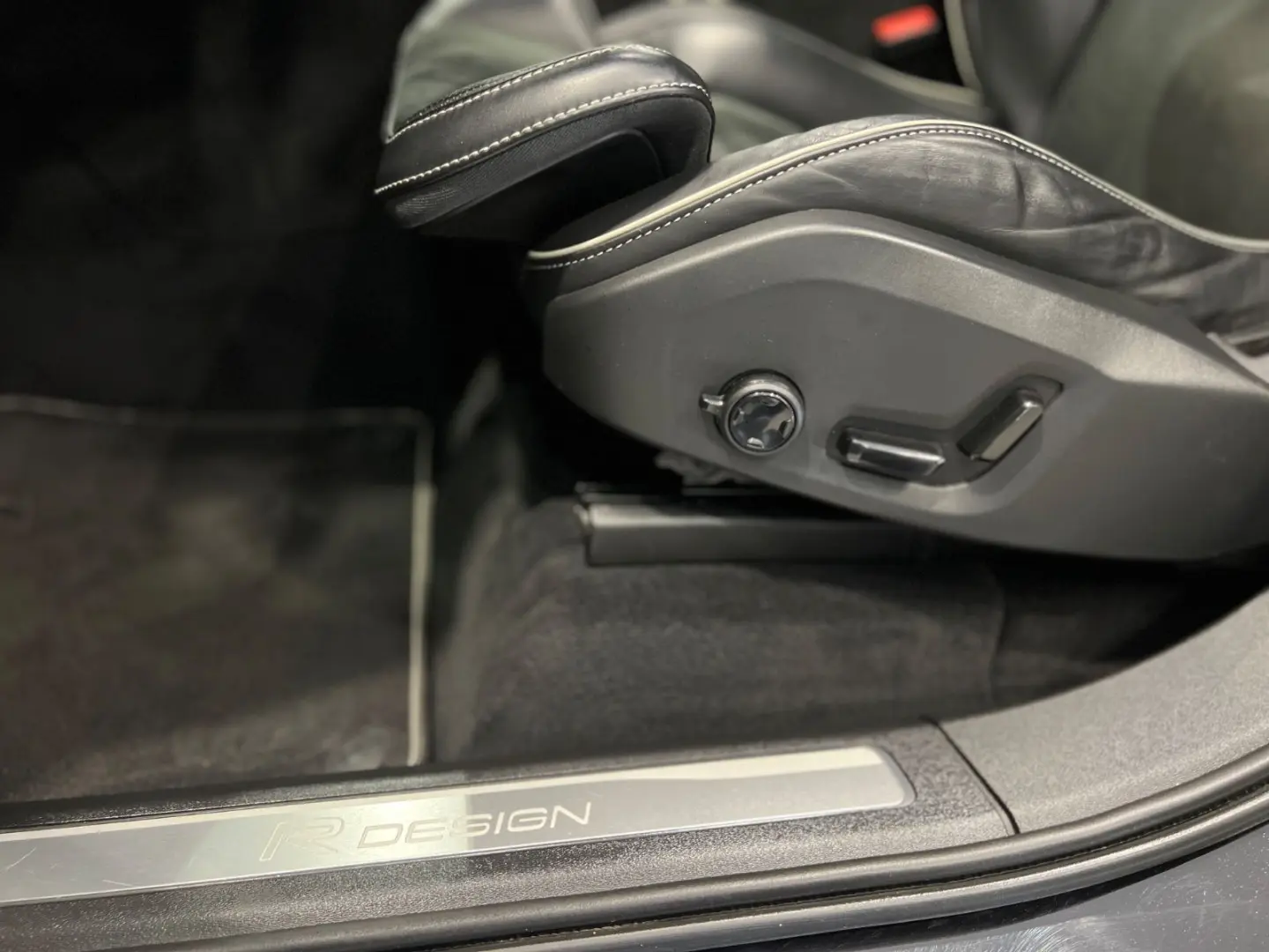 VOLVO XC90 R Design AWD PANO+KAMERA+LED+ACC+LEASING