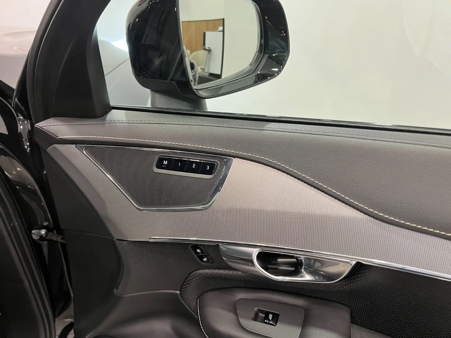 VOLVO XC90 R Design AWD PANO+KAMERA+LED+ACC+LEASING