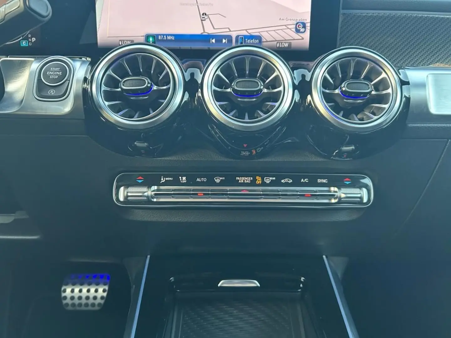 GLB 250 4M +AMG+MBUX+LED+KAM+SOUND+NIGHT+ASSIST+