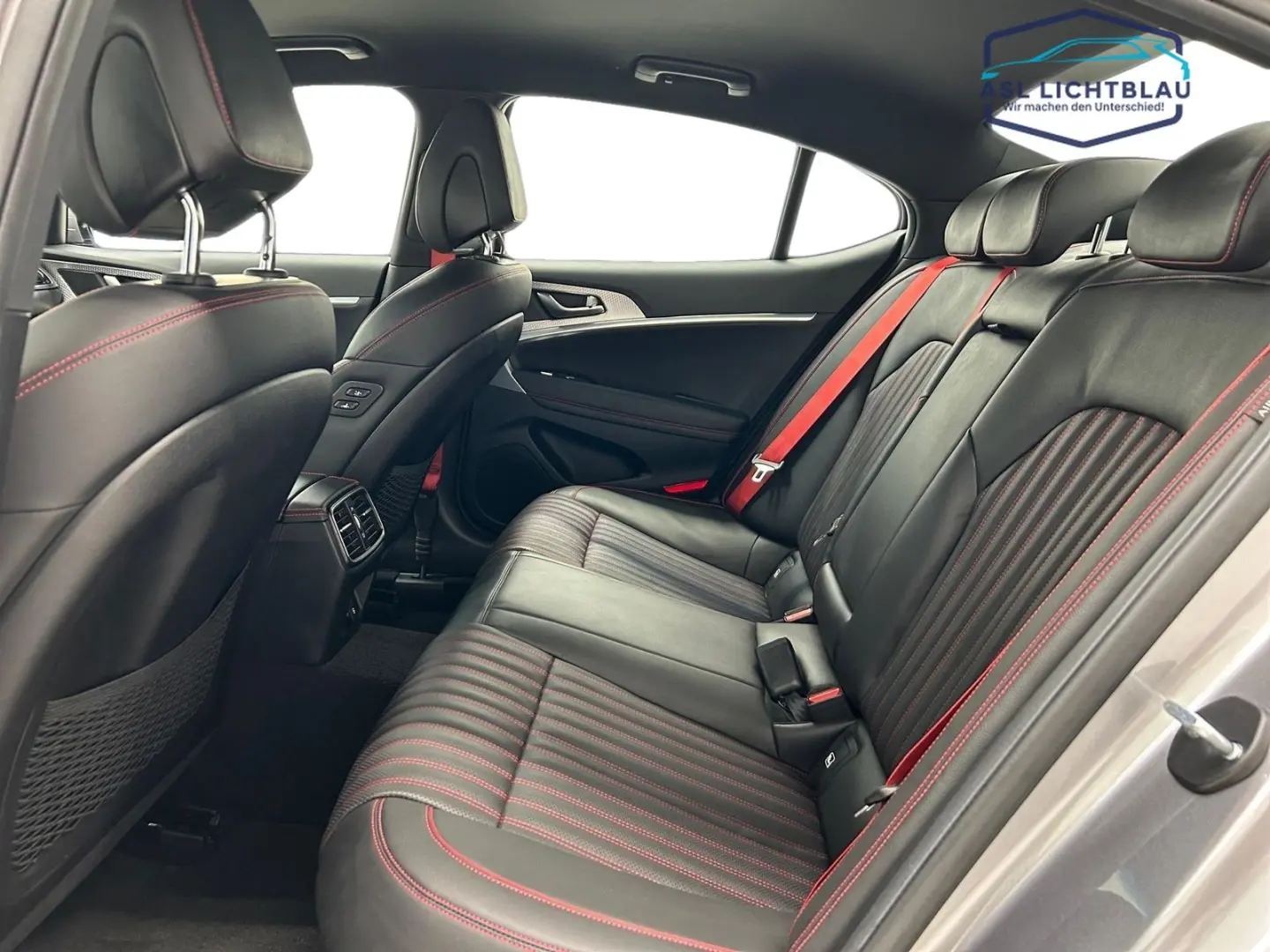 GENESIS G70 2.2 RWD Sport Innovation LEASING