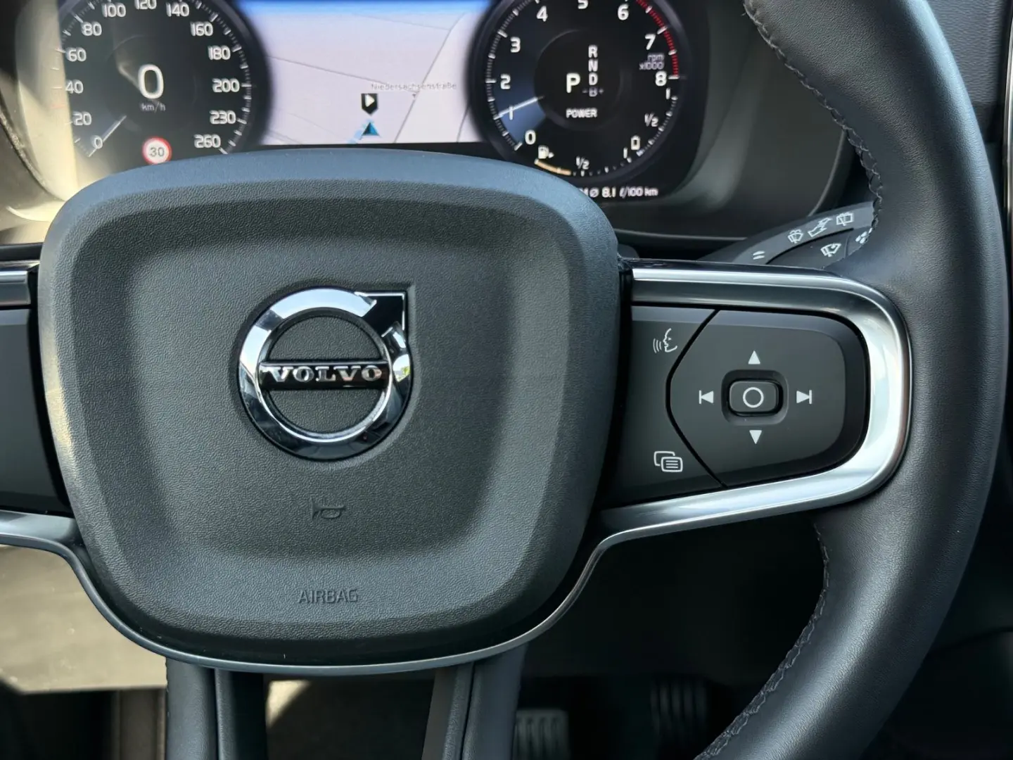 VOLVO XC40 T4 Inscription,AHK,ACC,LEASING