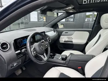 MERCEDES BENZ GLA 200 Style/Panorama/LED/LEASING