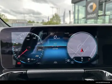 MERCEDES BENZ GLA 200 Style/Panorama/LED/LEASING