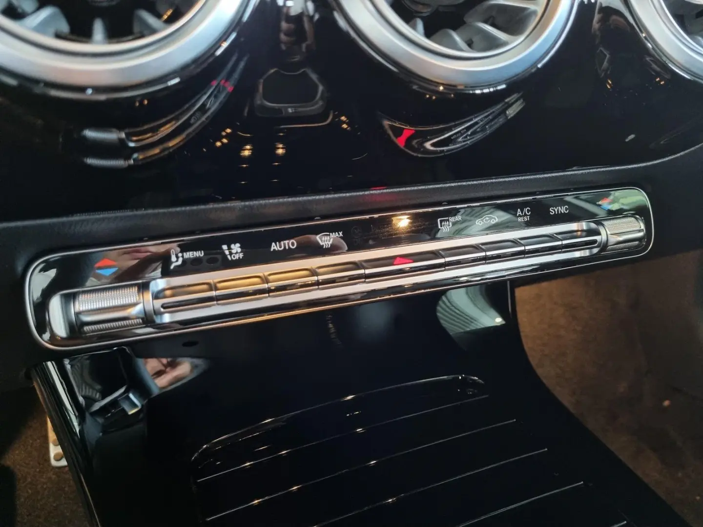 MERCEDES BENZ A 200 d +AMG+360+KEYLESS-LEASING