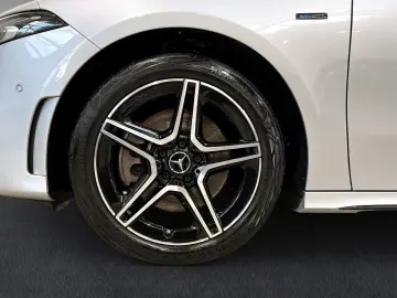 A 250 e AMG+MBUX+LED+NIGHT+Kamera+Pano+Ambi+TotW