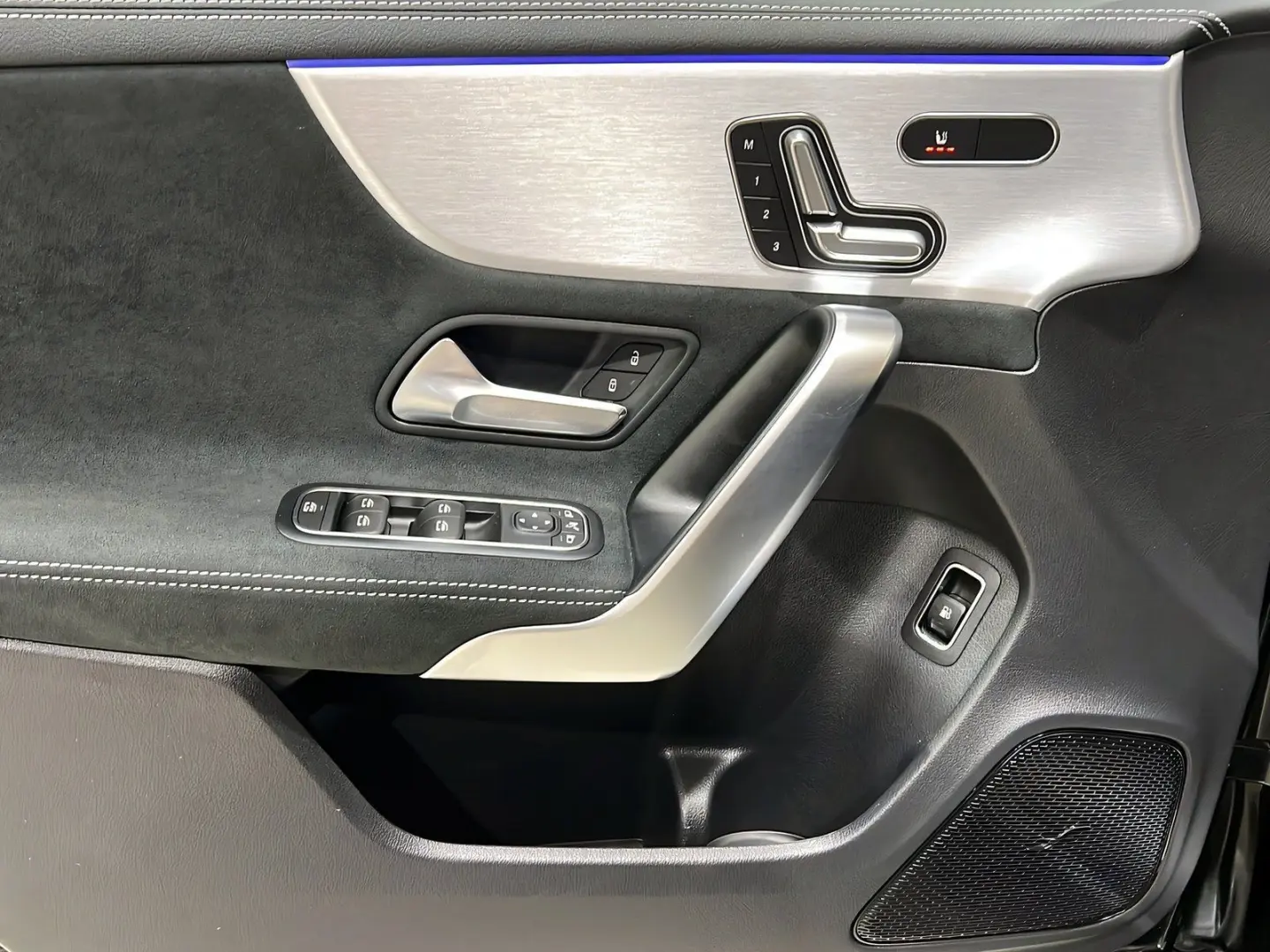 A 250 e AMG+MBUX+LED+NIGHT+CarPlay+Kamera+AHK+18
