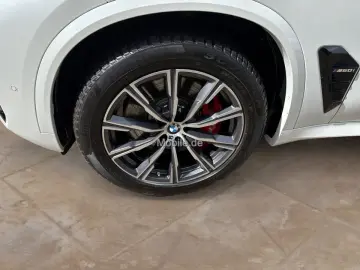 X5 M60i