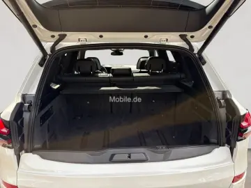 X5 M60i