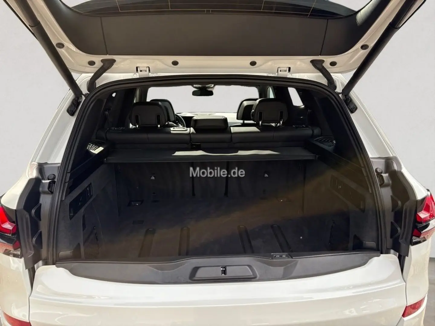 X5 M60i