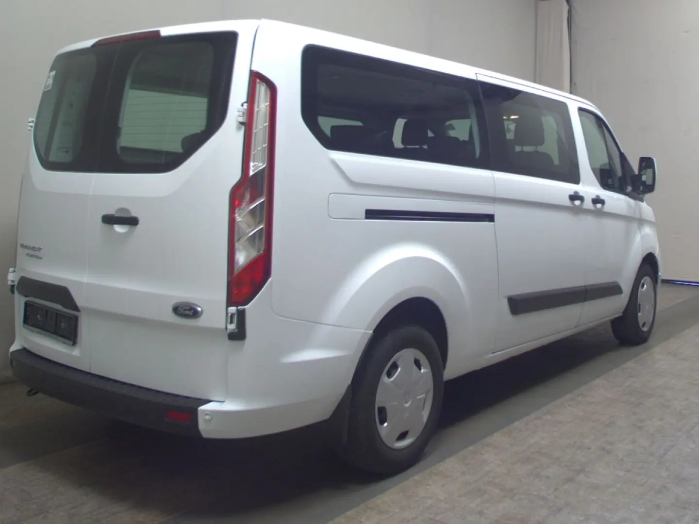 Transit Custom 2.0 TDCi Trend L2 9-Sitze Navi
