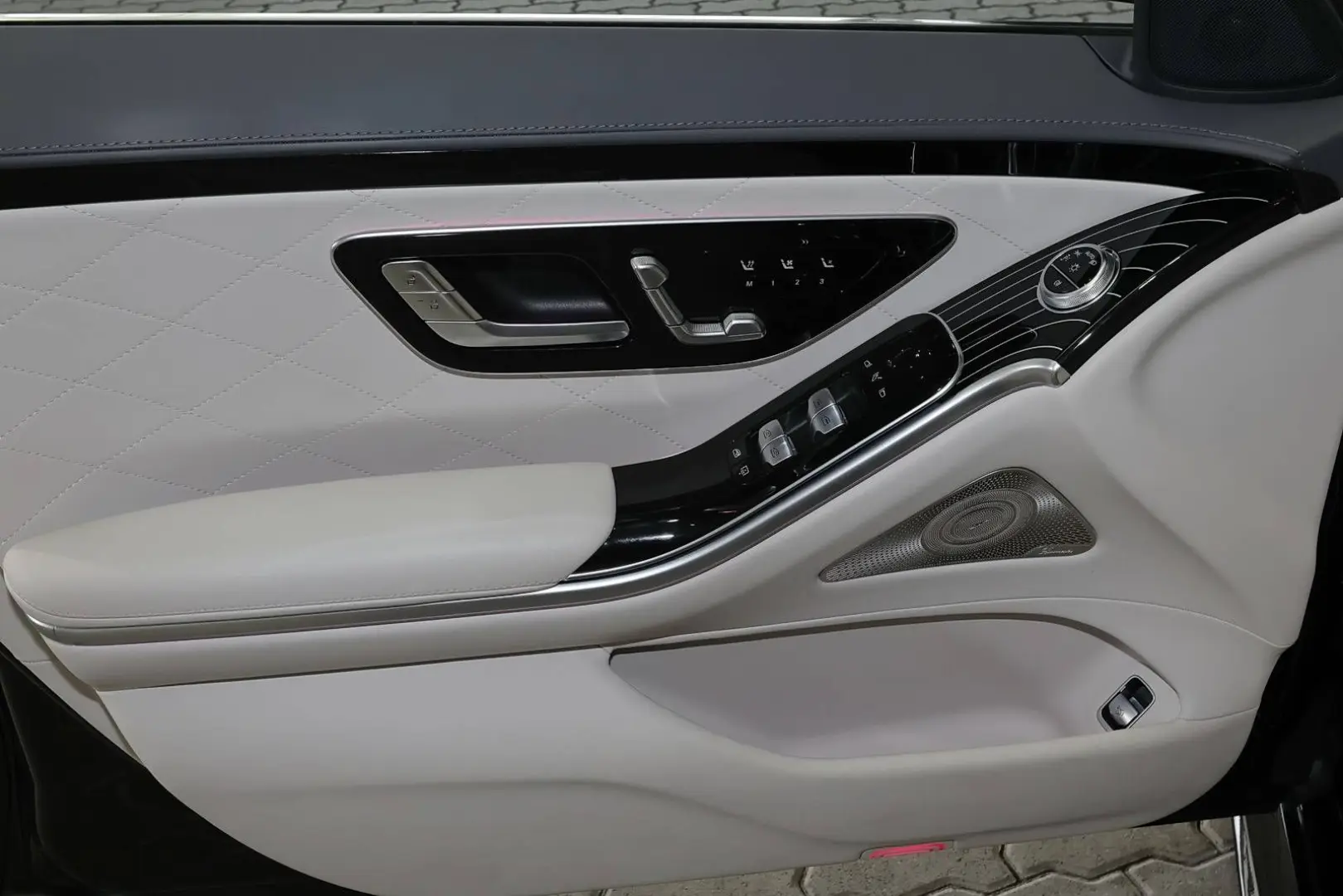 S 580 4M Limousine AMG Night+360°+Pano+HUD+21