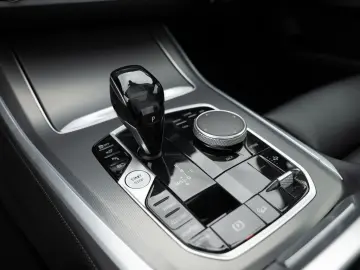 X5 xDrive 45e M-Sport PANO AHK 360° HUD ACC NAVI