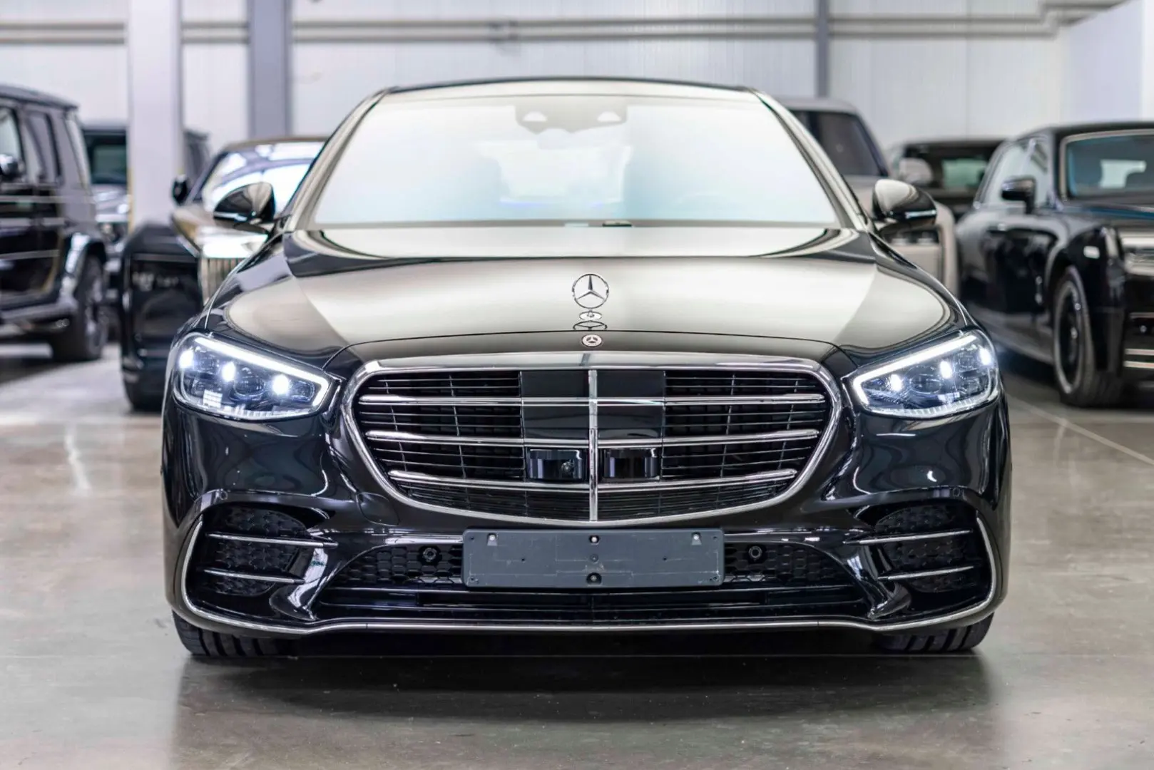 S 450 4M LONG / AMG/ Rear DVD / Rear Axle Steeri