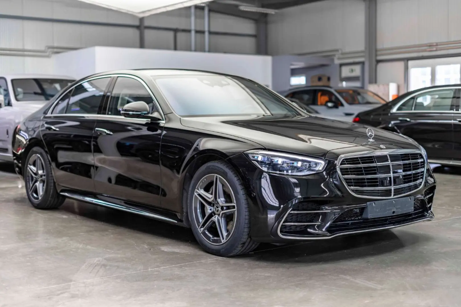 S 450 4M LONG / AMG/ Rear DVD / Rear Axle Steeri