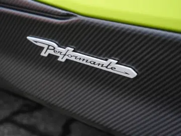 Urus Performante Verde Aiace Matt