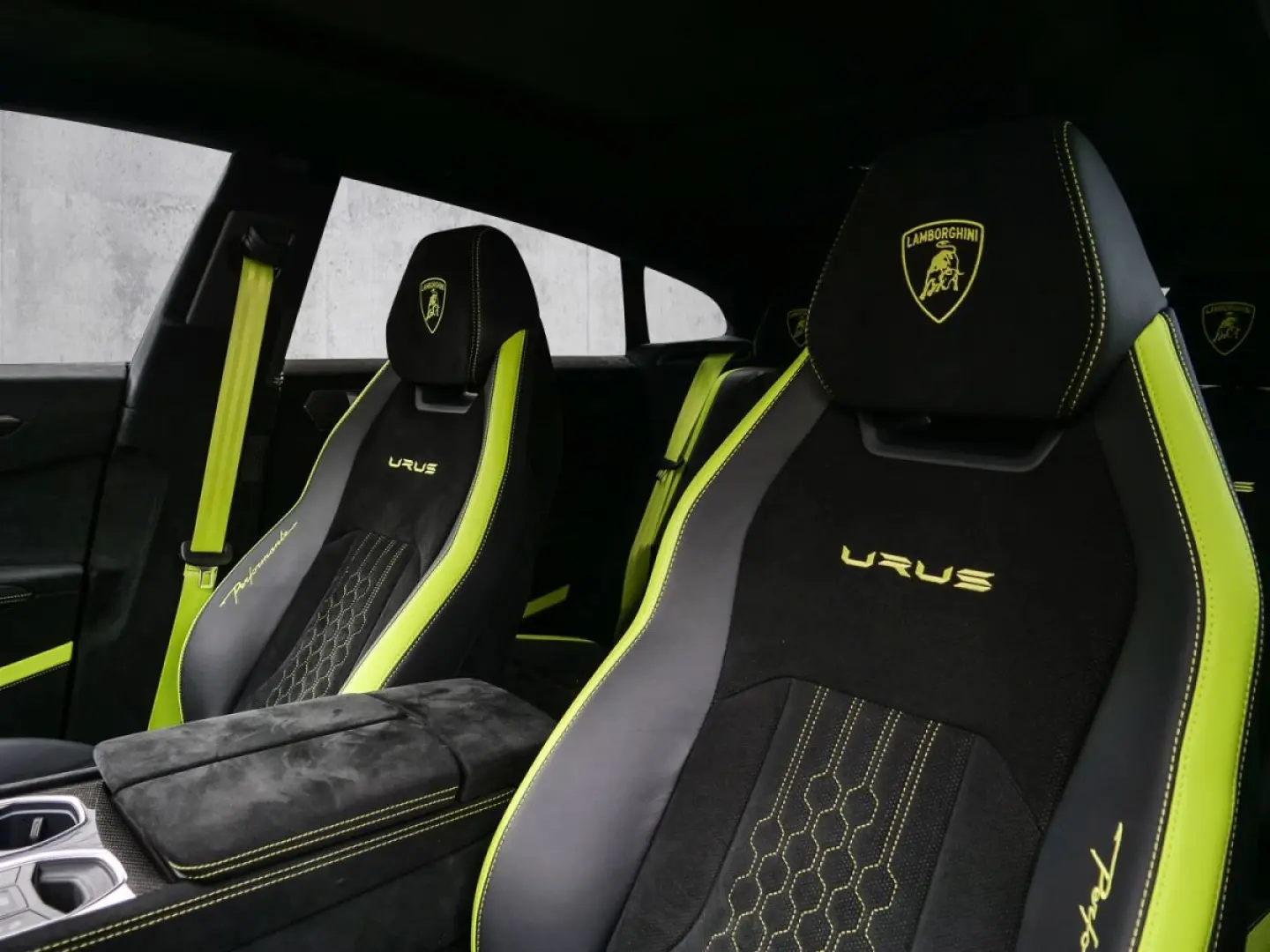Urus Performante Verde Aiace Matt