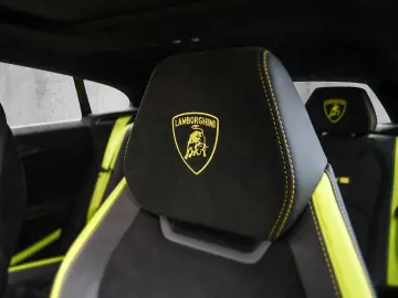 Urus Performante Verde Aiace Matt
