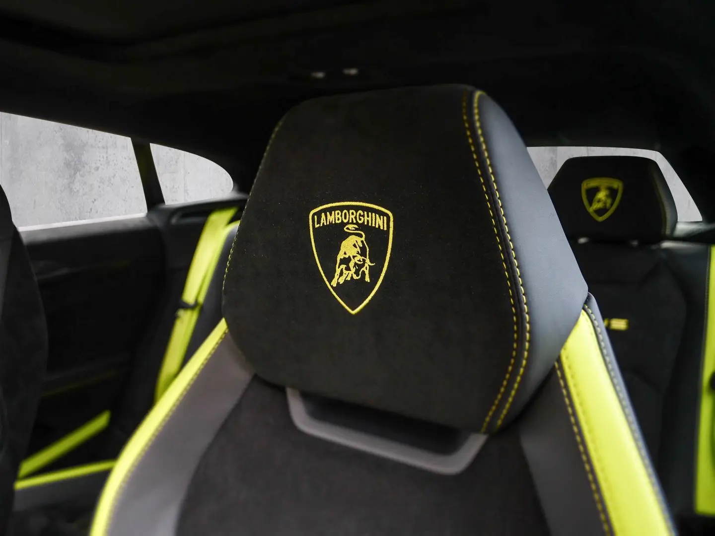Urus Performante Verde Aiace Matt