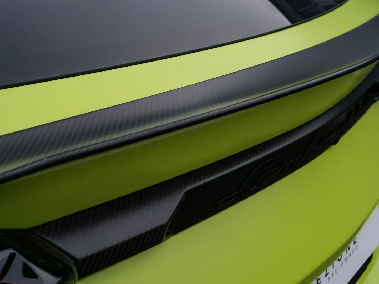 Urus Performante Verde Aiace Matt