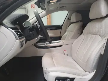 730d xDrive Limousine M Sport Standheizung AHK