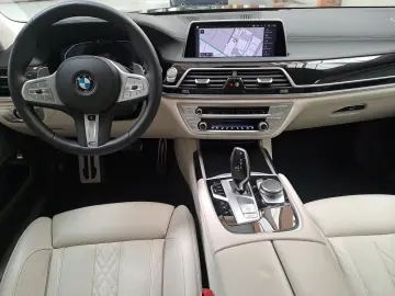 730d xDrive Limousine M Sport Standheizung AHK