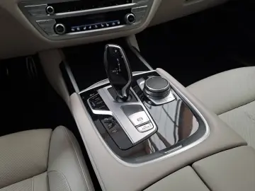 730d xDrive Limousine M Sport Standheizung AHK