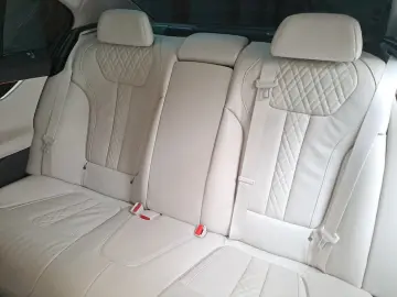 730d xDrive Limousine M Sport Standheizung AHK