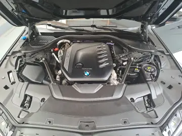 730d xDrive Limousine M Sport Standheizung AHK