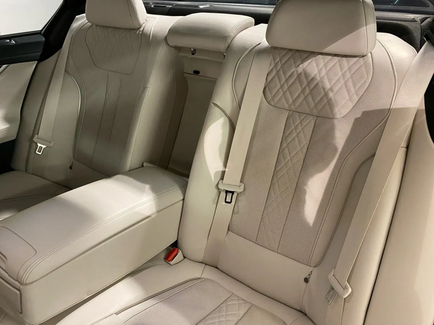 750d xDrive Limousine M Sport Standheizung AHK